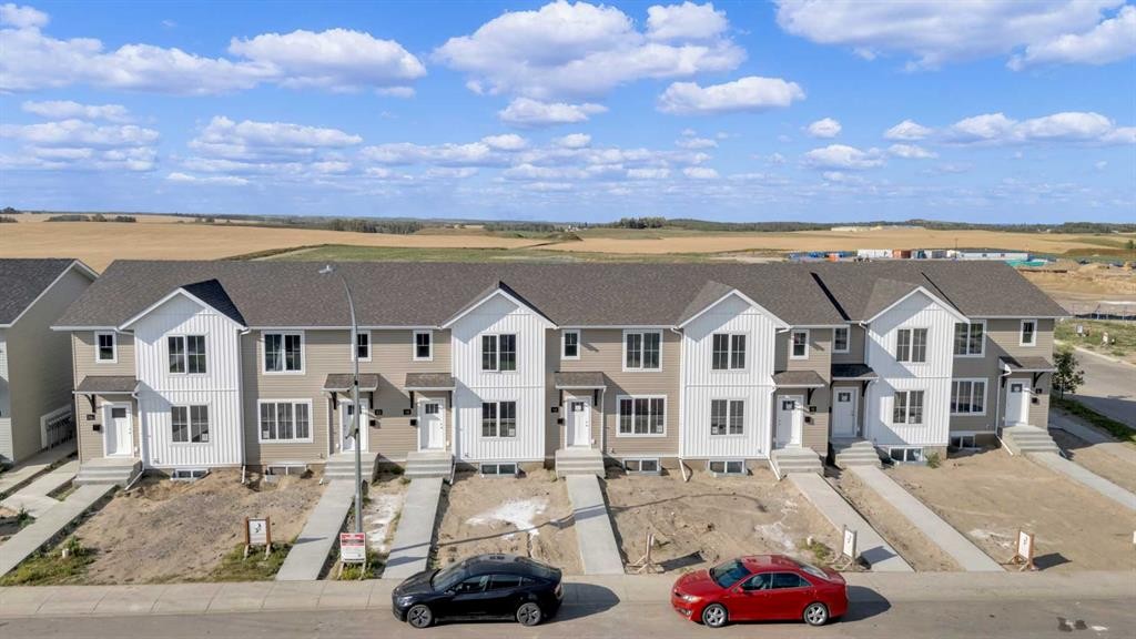 14 Anna Close, Blackfalds, AB - Outdoor With Facade