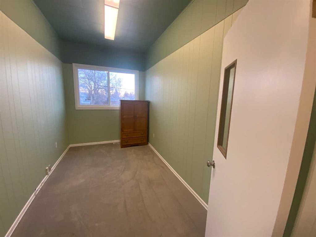 416 Arena, Trochu, AB - Indoor Photo Showing Other Room