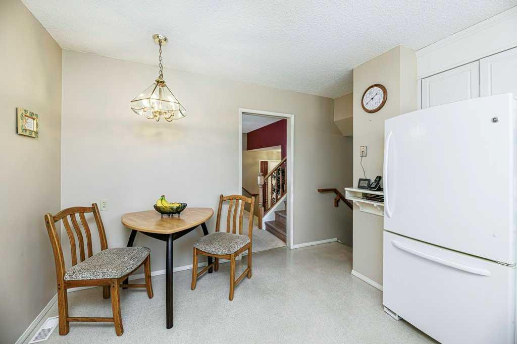 15 Waghorn Close, Red Deer, AB - Indoor Photo Showing Dining Room
