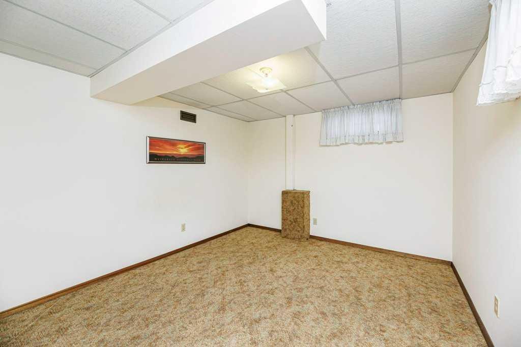 15 Waghorn Close, Red Deer, AB - Indoor Photo Showing Other Room