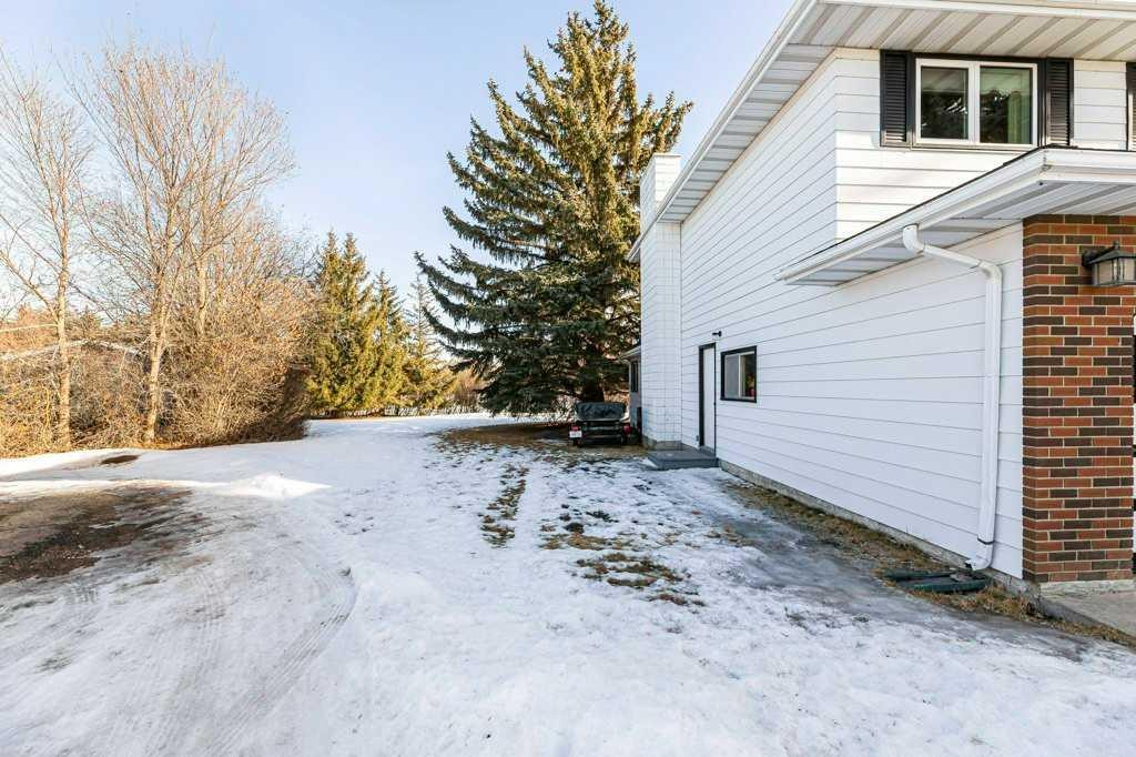 15 Waghorn Close, Red Deer, AB - Outdoor