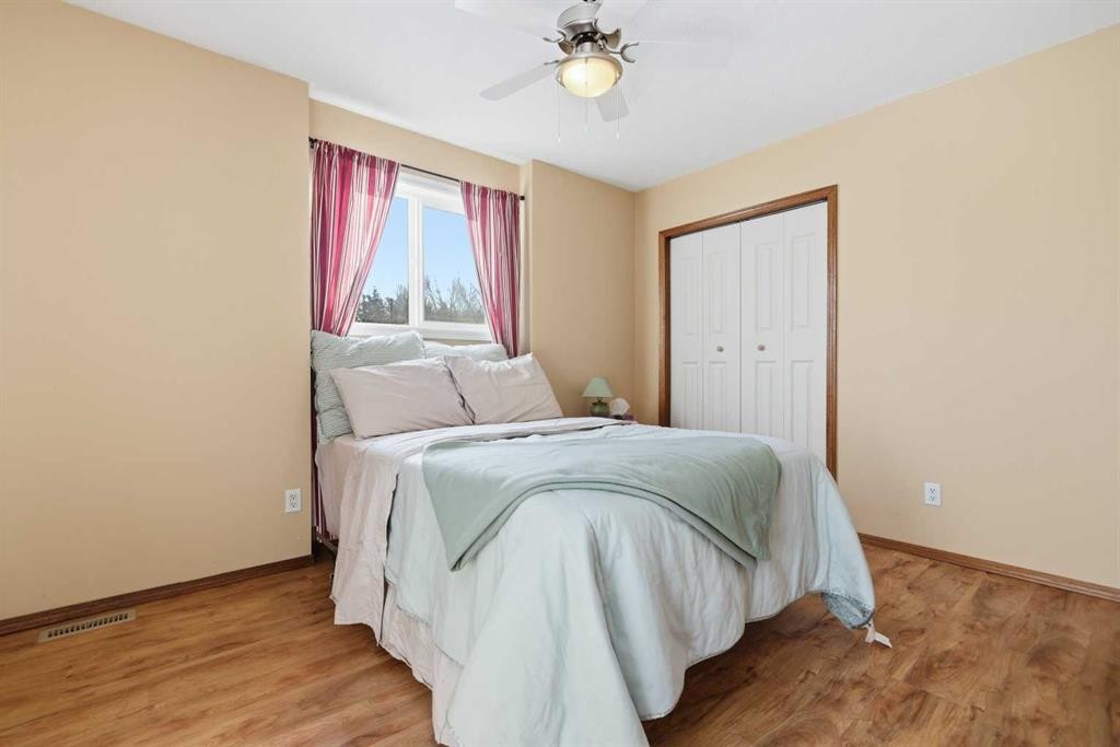 39081 C&E Trail, Red Deer, AB - Indoor Photo Showing Bedroom