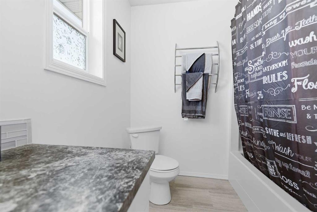 39081 C&E Trail, Red Deer, AB - Indoor Photo Showing Bathroom