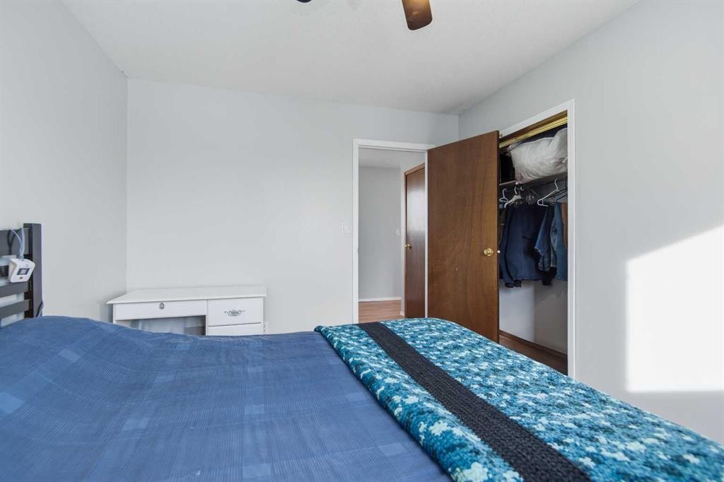 39081 C&E Trail, Red Deer, AB - Indoor Photo Showing Bedroom