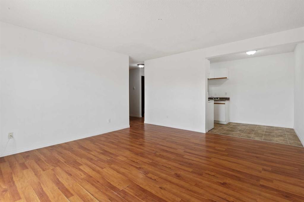 306-114 Mount Pleasant Drive, Camrose, AB - Indoor