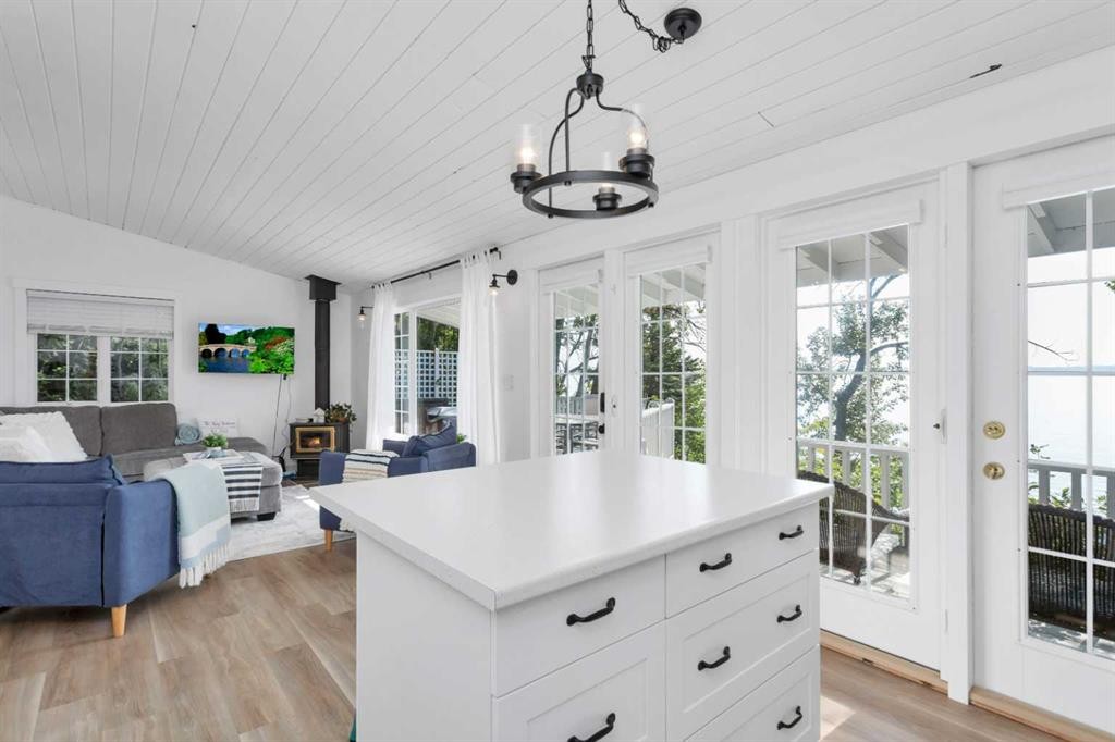 79 Birchcliff Road, Birchcliff, AB - Indoor Photo Showing Other Room