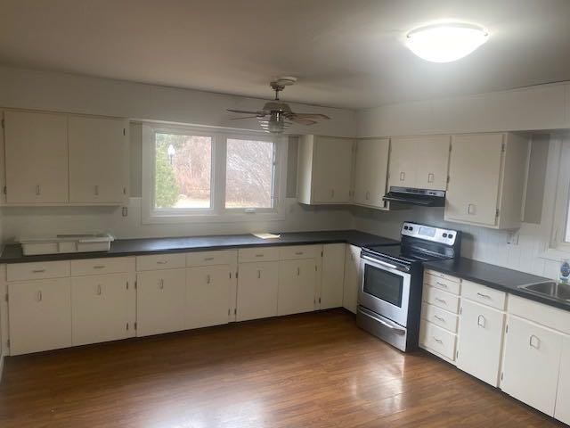 202 James Street, Bittern Lake, AB - Indoor Photo Showing Kitchen