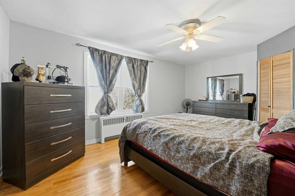 30 Poplar Crescent, Springbrook, AB - Indoor Photo Showing Bedroom
