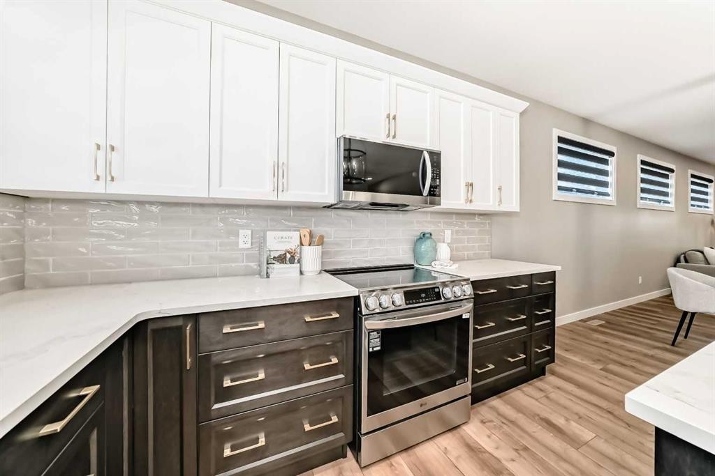 58 Mitchell Crescent, Blackfalds, AB - Indoor Photo Showing Kitchen