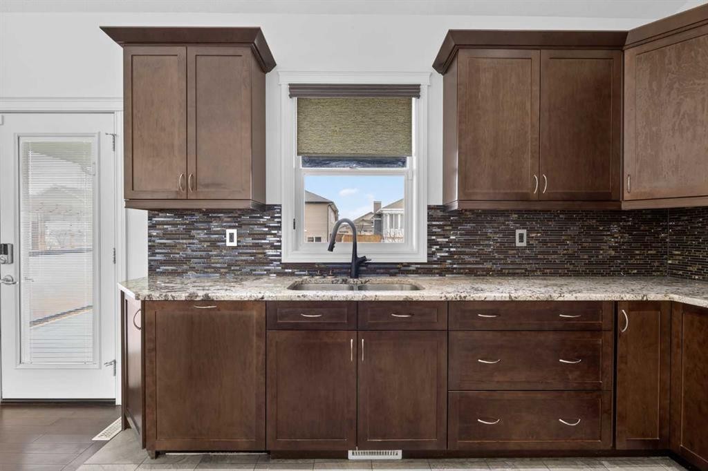 17 Viceroy Crescent, Olds, AB - Indoor Photo Showing Kitchen
