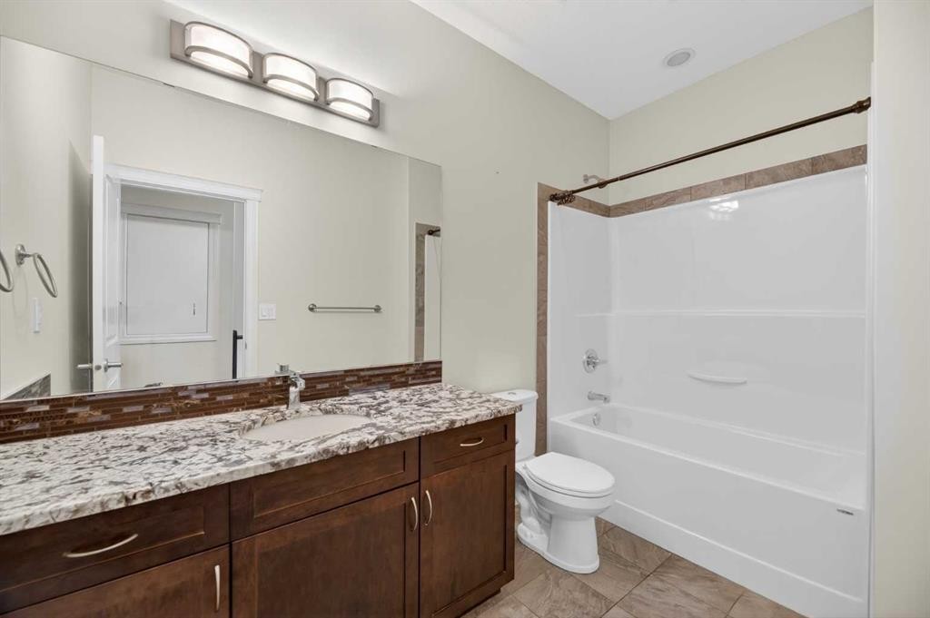 17 Viceroy Crescent, Olds, AB - Indoor Photo Showing Bathroom