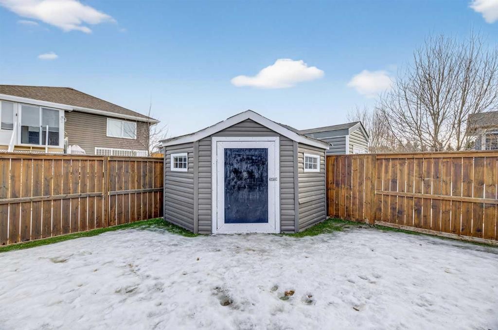 17 Viceroy Crescent, Olds, AB - Outdoor With Exterior