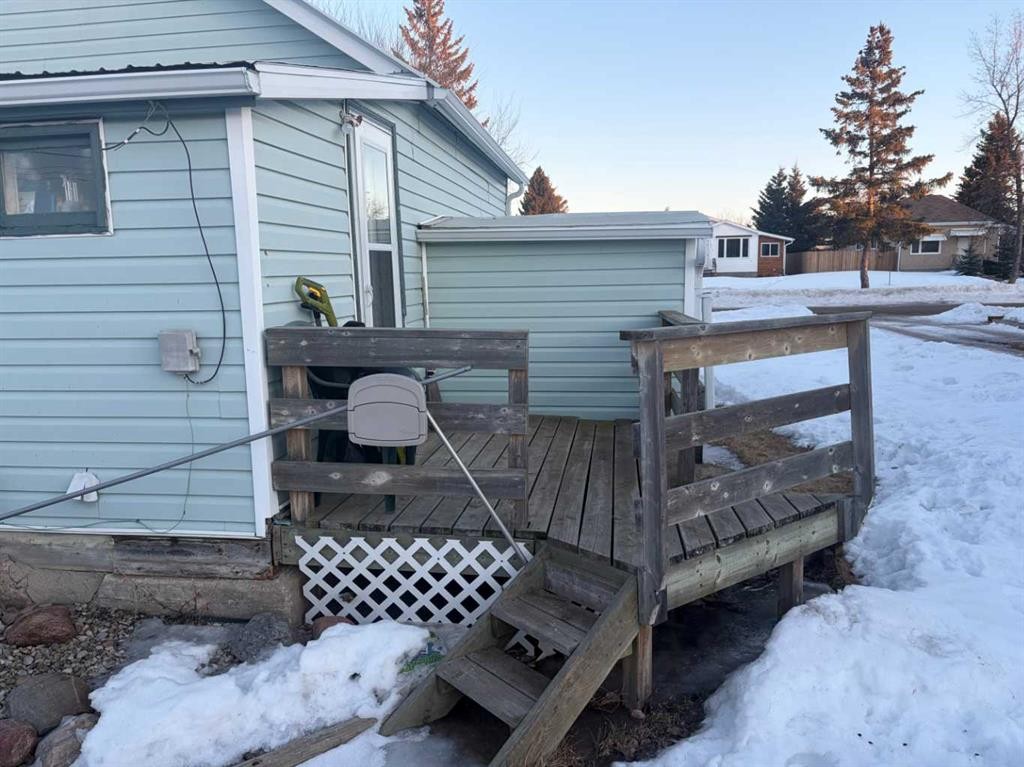 5218 50, Castor, AB - Outdoor