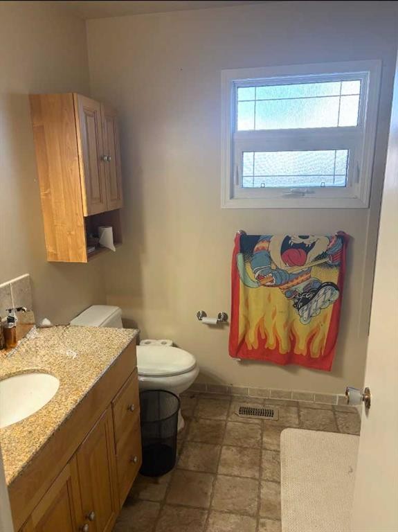 5110 51, Castor, AB - Indoor Photo Showing Bathroom