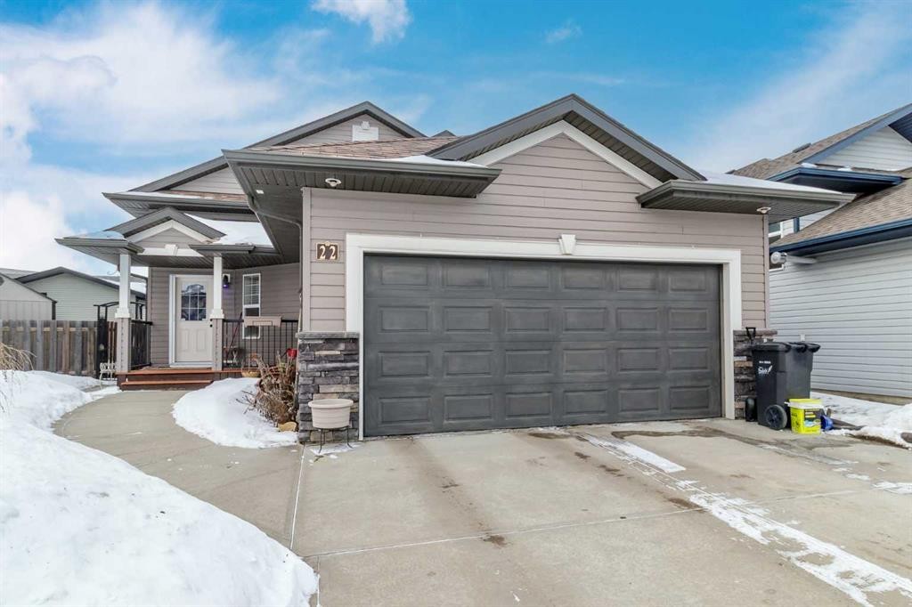 22 Morton Close, Penhold, AB - Outdoor