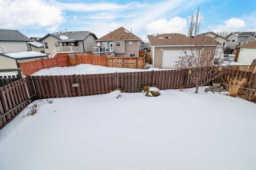 22 Morton Close, Penhold, AB - Outdoor
