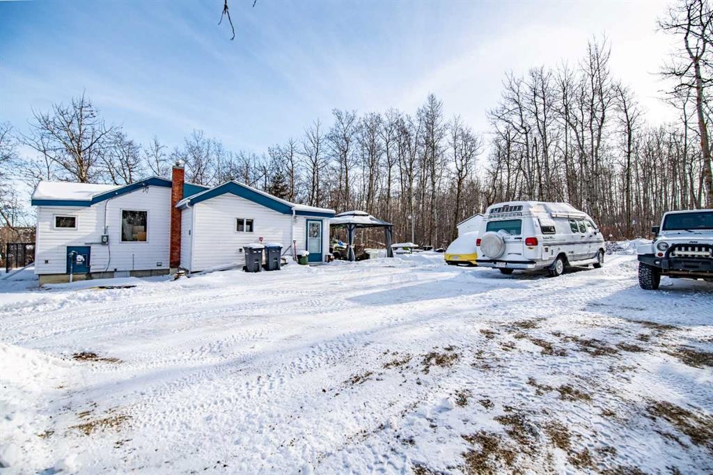 5111 47 Avenue, Sylvan Lake, AB - Outdoor