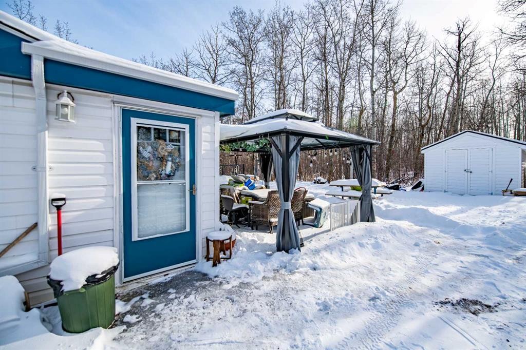 5111 47 Avenue, Sylvan Lake, AB - Outdoor