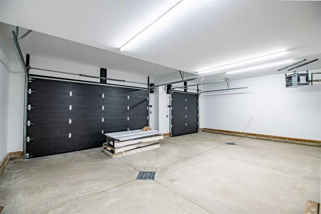14 Vista Close, Blackfalds, AB - Indoor Photo Showing Garage