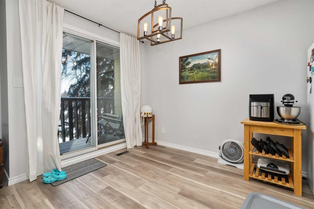 #4-4118 60 Street, Camrose, AB - Indoor Photo Showing Other Room