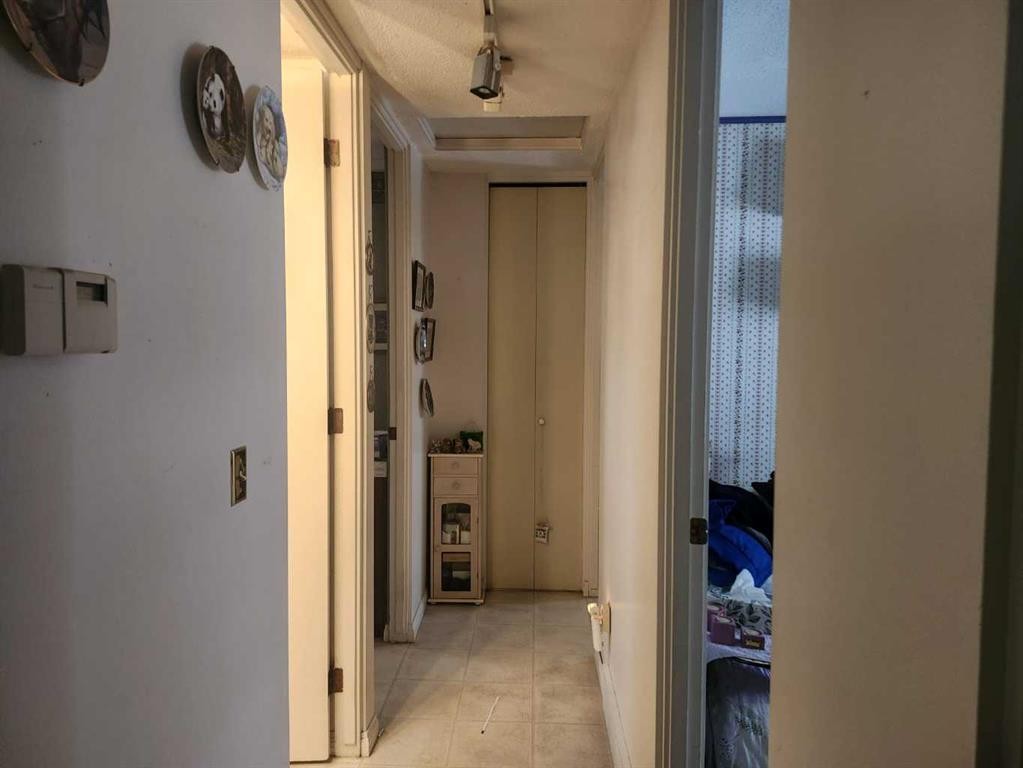 54 Ogden Avenue, Red Deer, AB - Indoor Photo Showing Other Room