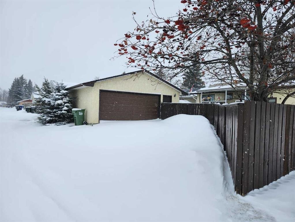 54 Ogden Avenue, Red Deer, AB - Outdoor