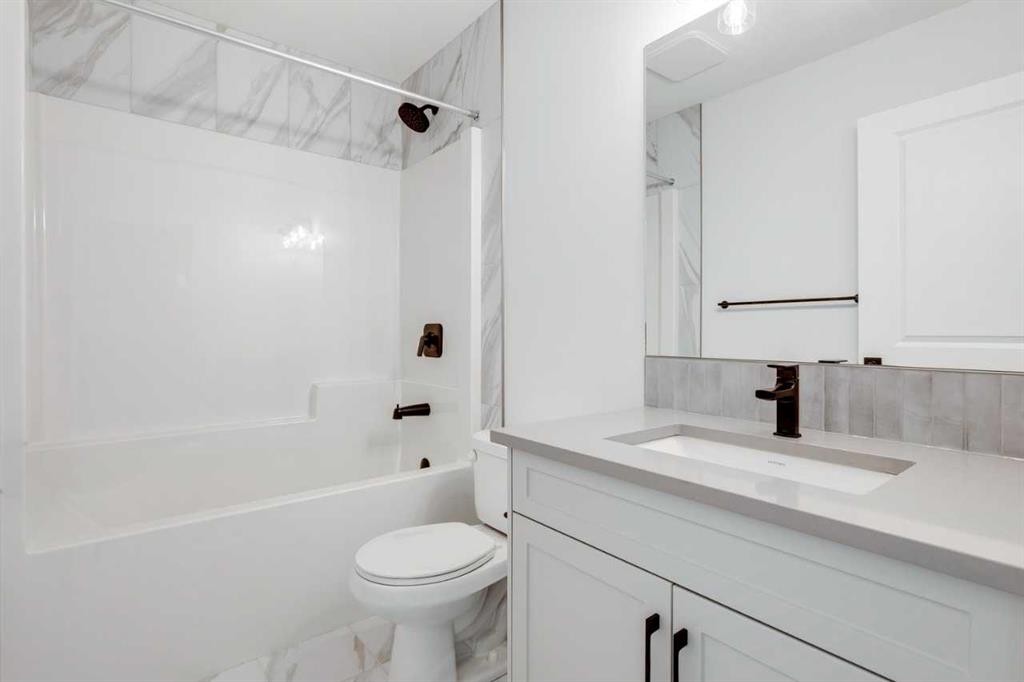 77 Savanna Place Ne, Calgary, AB - Indoor Photo Showing Bathroom