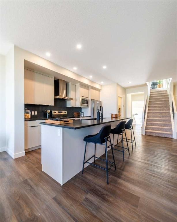 405 Sora Way Se, Calgary, AB - Indoor Photo Showing Kitchen