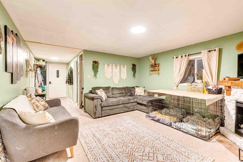 20 Mobile Drive, Three Hills, AB