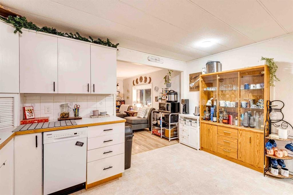 20 Mobile Drive, Three Hills, AB