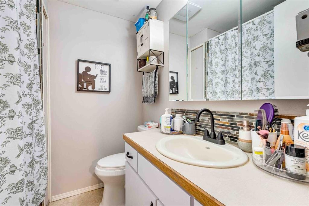 20 Mobile Drive, Three Hills, AB