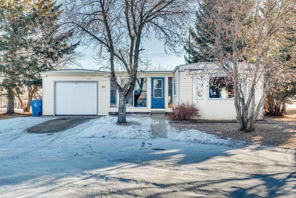 20 Mobile Drive, Three Hills, AB
