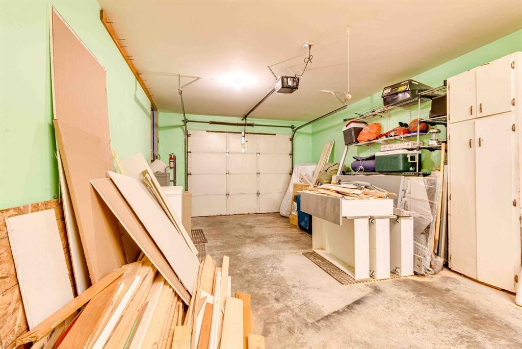 20 Mobile Drive, Three Hills, AB