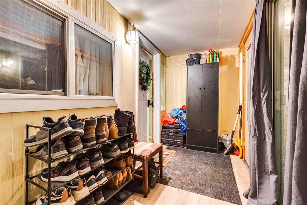 20 Mobile Drive, Three Hills, AB