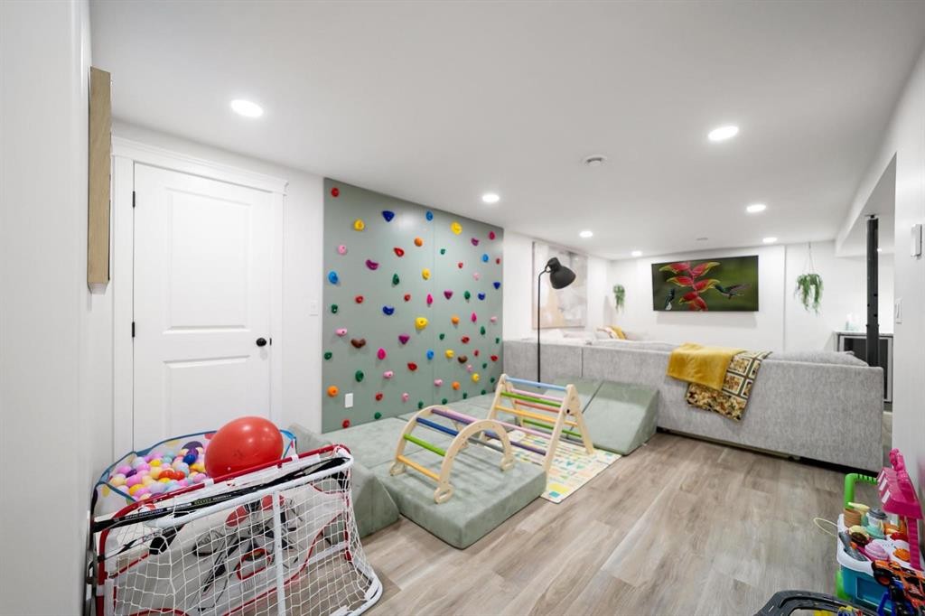 3630 Erickson Drive, Camrose, AB - Indoor