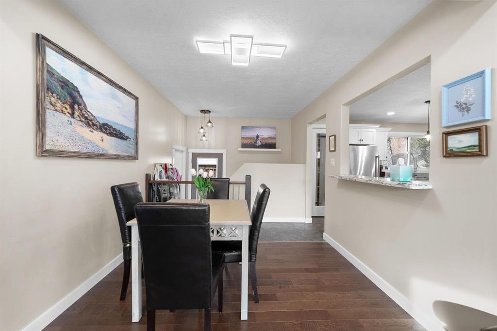 3630 Erickson Drive, Camrose, AB - Indoor Photo Showing Dining Room