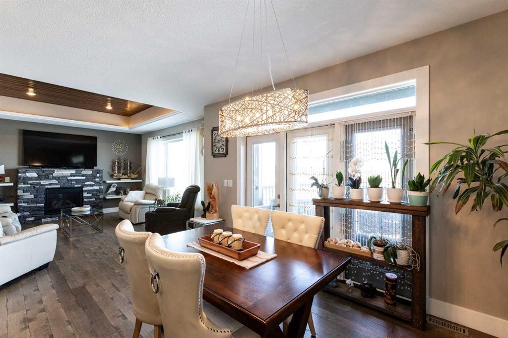5824 Maple Crescent, Innisfail, AB - Indoor Photo Showing Living Room