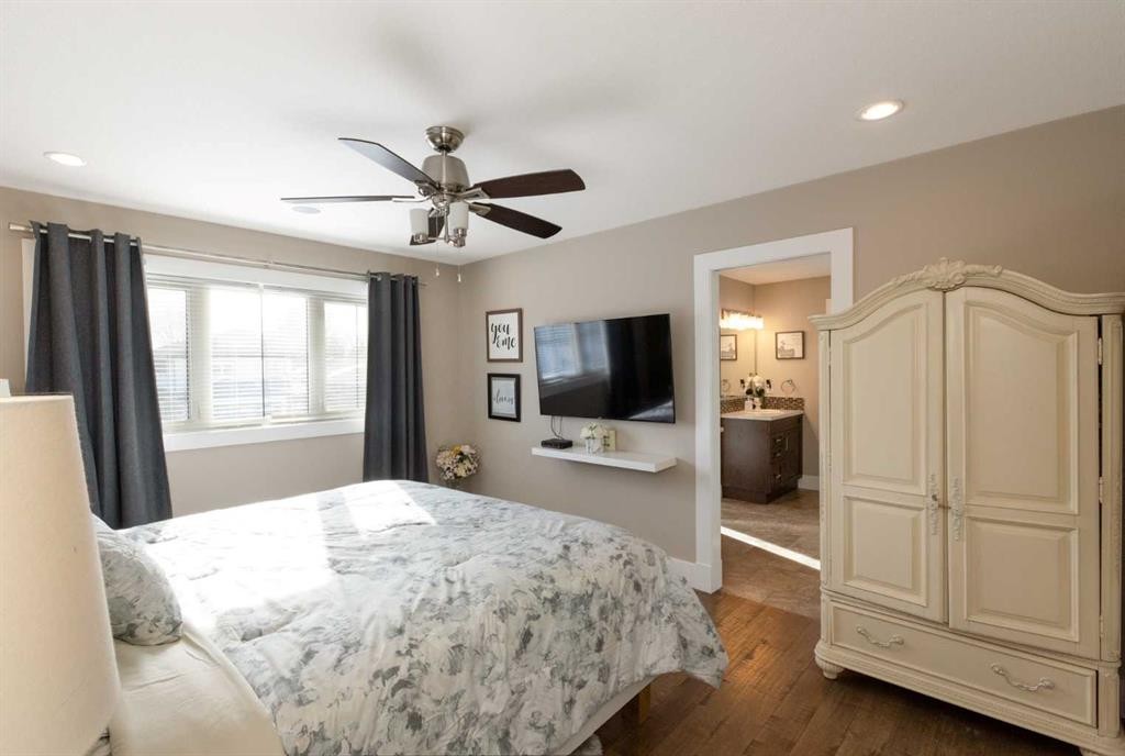 5824 Maple Crescent, Innisfail, AB - Indoor Photo Showing Bedroom