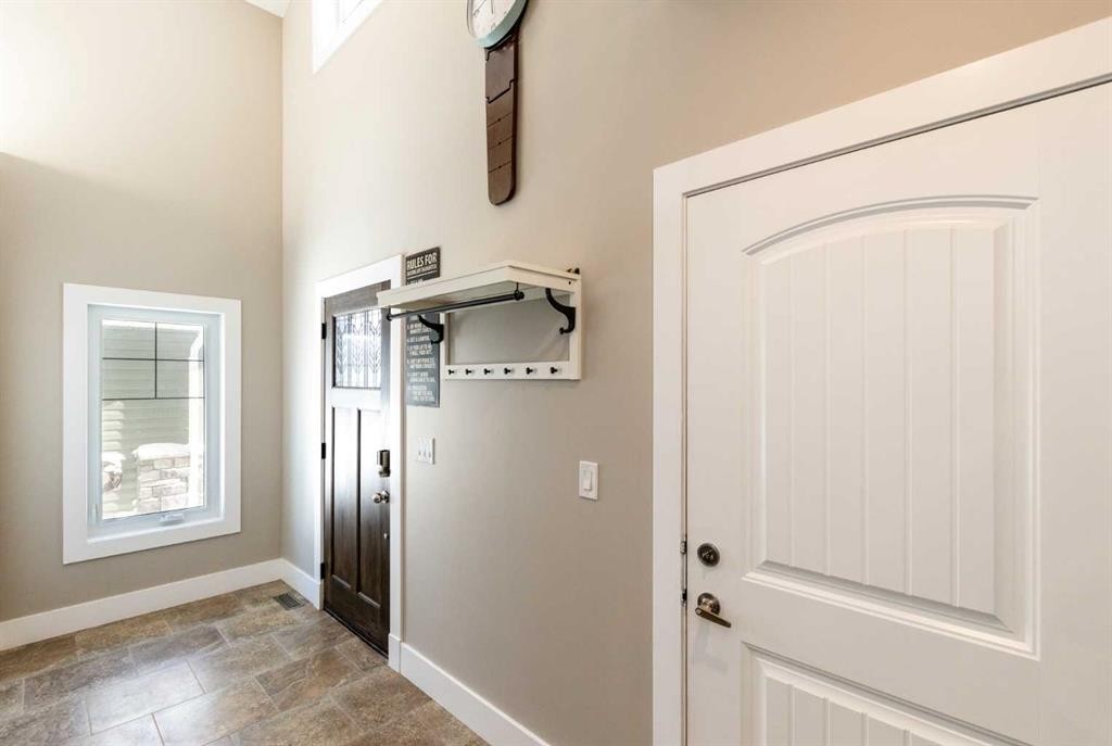 5824 Maple Crescent, Innisfail, AB - Indoor Photo Showing Other Room