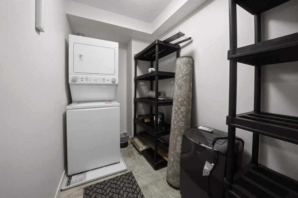 210-60 Jacobs Close, Red Deer, AB - Indoor Photo Showing Laundry Room