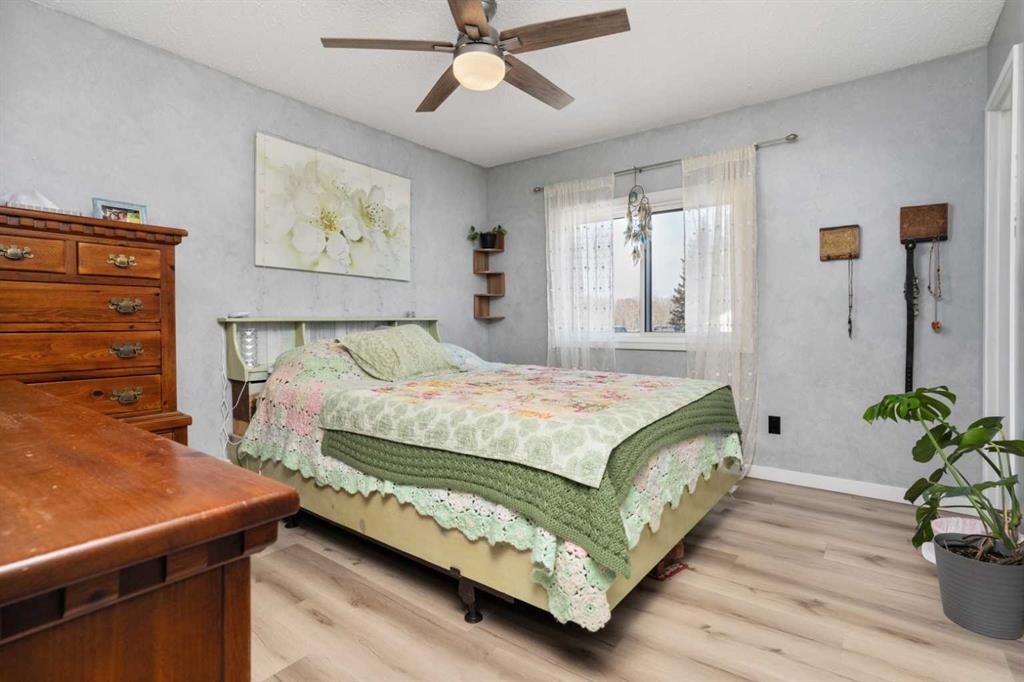 19252 462 Township, Rural Camrose County, AB - Indoor Photo Showing Bedroom
