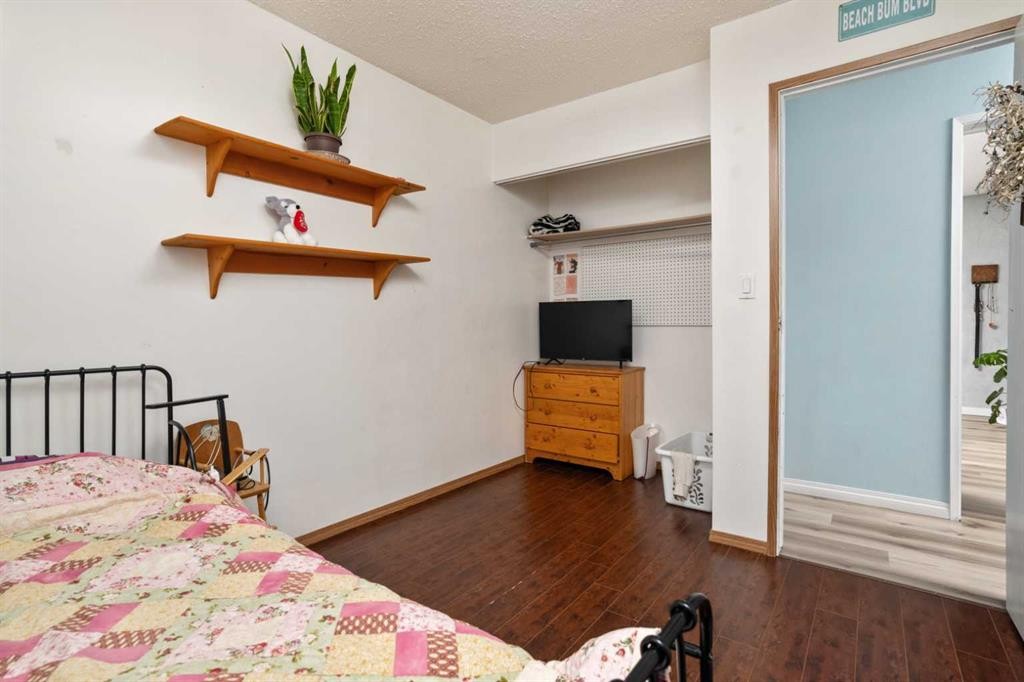 19252 462 Township, Rural Camrose County, AB - Indoor Photo Showing Bedroom