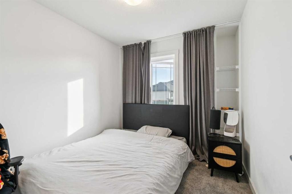 277 Auburn Meadows Drive Se, Calgary, AB - Indoor Photo Showing Bedroom