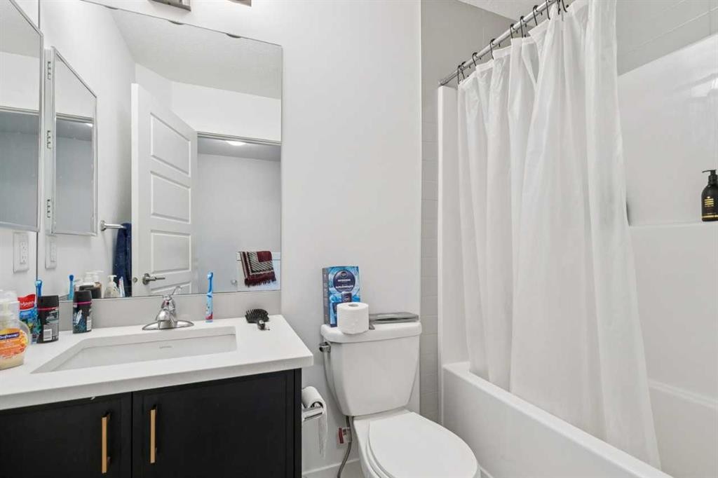 277 Auburn Meadows Drive Se, Calgary, AB - Indoor Photo Showing Bathroom