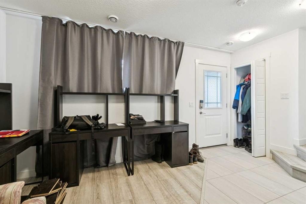 277 Auburn Meadows Drive Se, Calgary, AB - Indoor Photo Showing Other Room