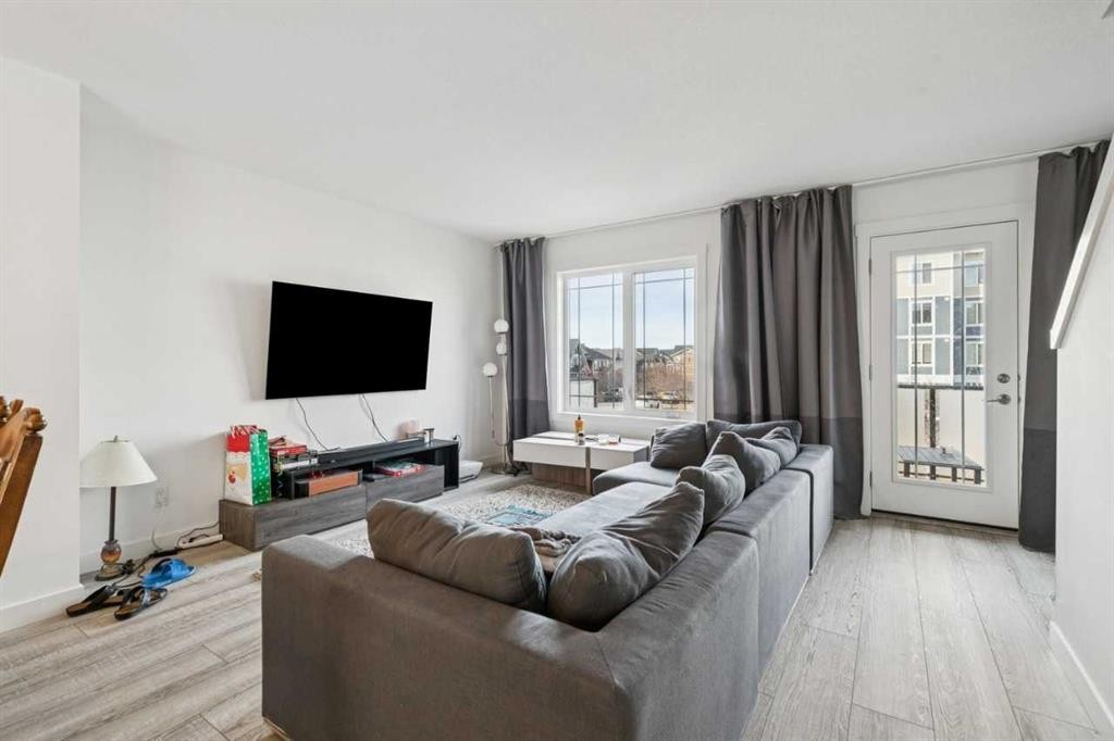 277 Auburn Meadows Drive Se, Calgary, AB - Indoor Photo Showing Living Room