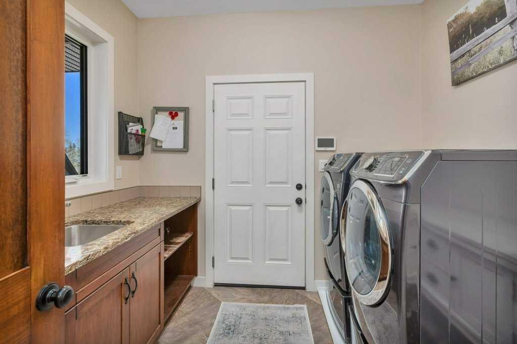 385069 Range Road 5-0, Rural Clearwater County, AB - Indoor Photo Showing Laundry Room