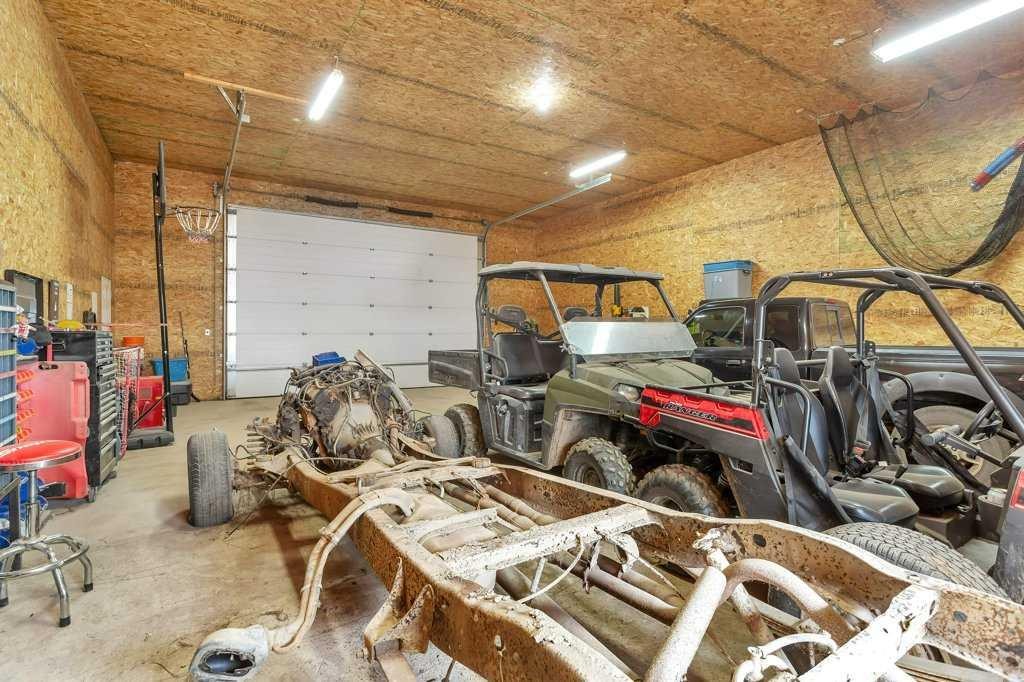 385069 Range Road 5-0, Rural Clearwater County, AB - Indoor Photo Showing Garage