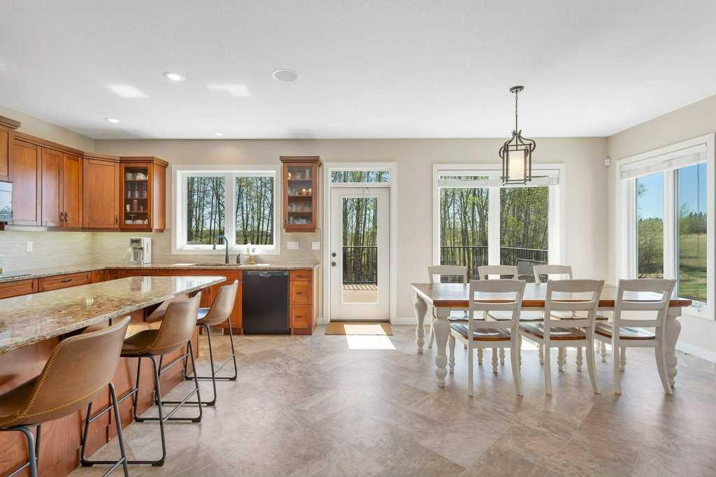 385069 Range Road 5-0, Rural Clearwater County, AB - Indoor Photo Showing Dining Room
