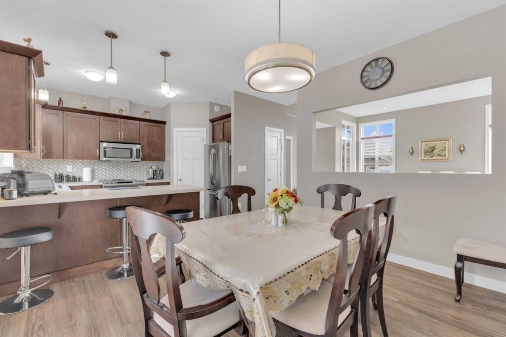 3901 49 Ave, Ponoka, AB - Indoor Photo Showing Dining Room